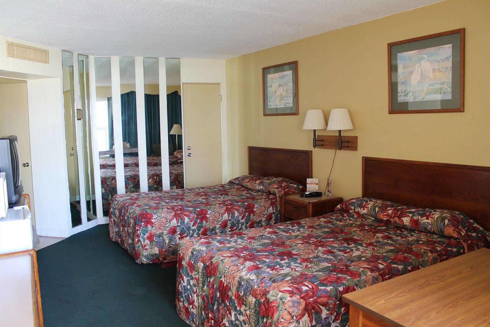 Grand Prix Motel Beach Front Daytona Beach Bagian luar foto